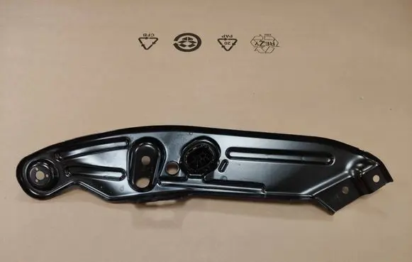 Volkswagen Tiguan Radiator mount bracket 571805932A