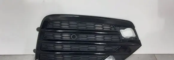 Audi Q3 8U Front bumper lower grill 8U0807152C