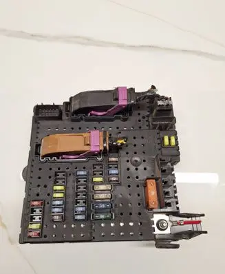 Volvo S60 Fuse module 30728512 28017881 00006134057
