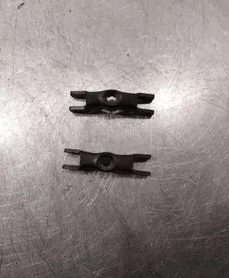 Opel Meriva B Fuel Injector clamp holder 