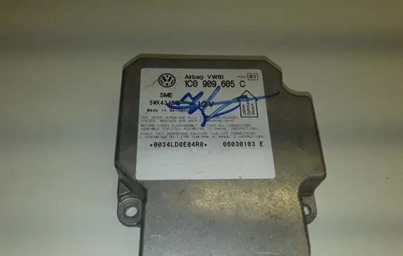 Volkswagen PASSAT B5.5 Airbag control unit/module 1C0909605C 06030103E 5WK43130