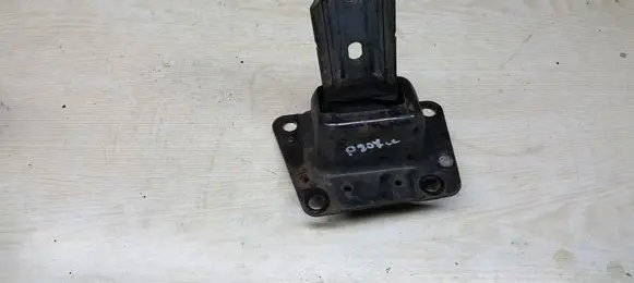 Peugeot 207 CC Engine mount bracket 9680293680