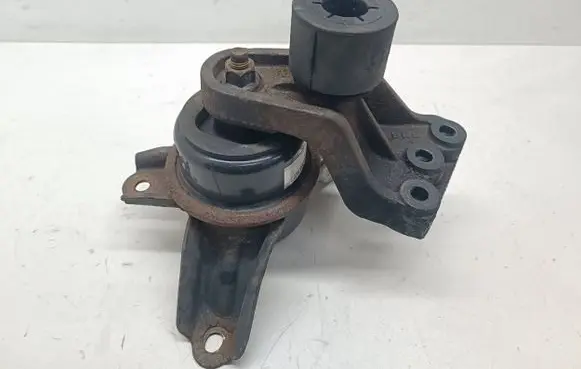 KIA Sportage Engine mount bracket