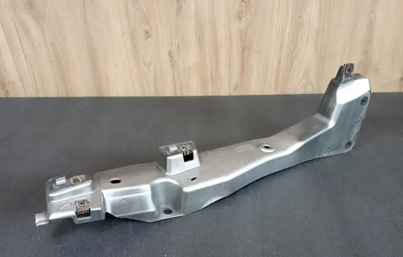 Mercedes-Benz Citan W415 Front splash guards bracket 631222162R