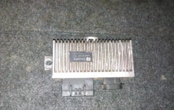 Renault Scenic I Glow plug pre-heat relay 7700111525