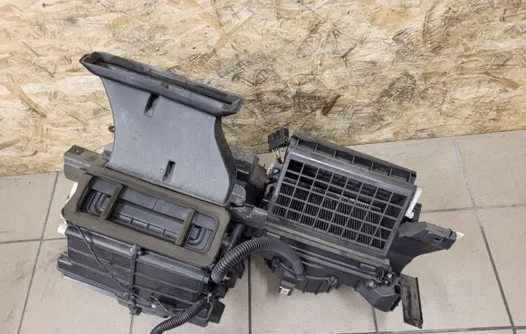 Interior heater climate box assembly