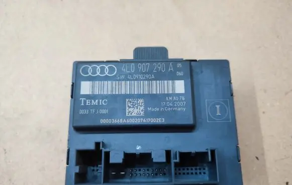 Audi Q7 4L Door control unit/module 4L0907290A