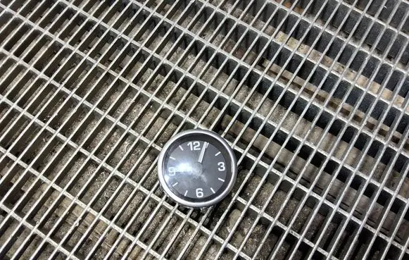 Land Rover Range Rover Sport L320 Clock AH4215000AH