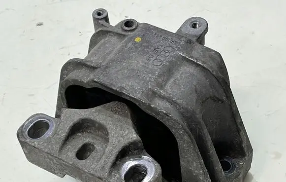 Audi TT TTS Mk2 Engine mount vacuum valve 8J0199262A | 68475634065314,468