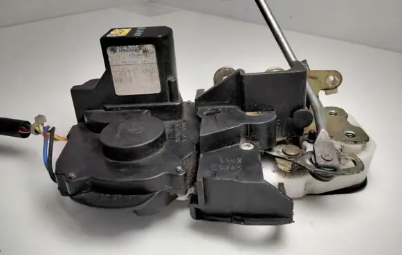 Honda Accord Front door lock 409688