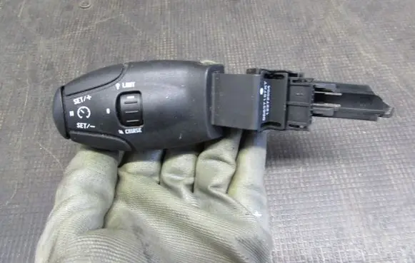 Peugeot 5008 Cruise control stalk 96637157