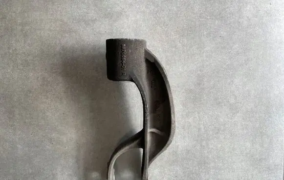 BMW X5 G05 Lower shock absorber bracket 6870200