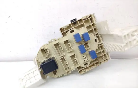 Fiat Sedici Fuse module 3677055L21