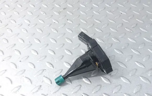 Skoda Fabia Mk3 (NJ) Oil level sensor 06E907660C
