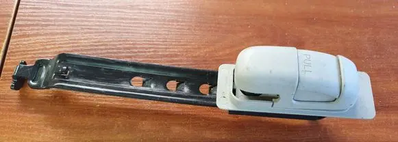 Mazda 2 Seat belt adjustment motor BHC560087