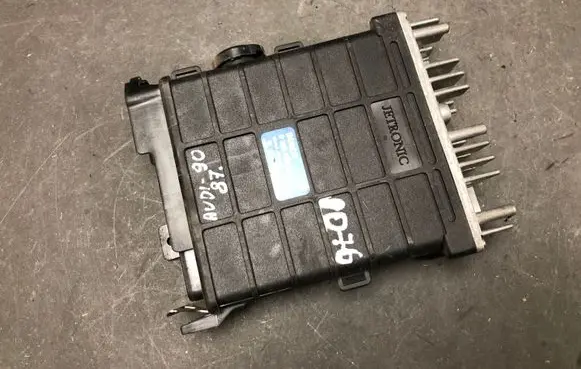 Volkswagen Golf II Engine control unit/module 443906264C 0280800252