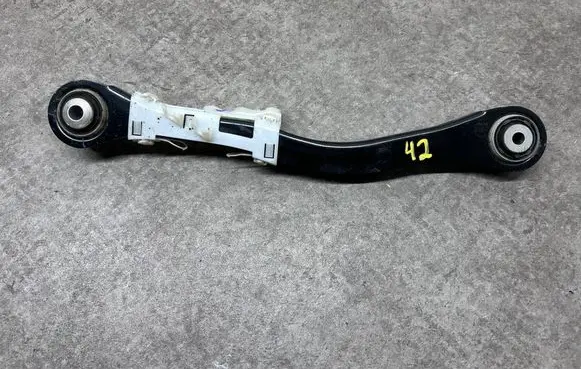 BMW X7 G07 Rear control arm 6878030