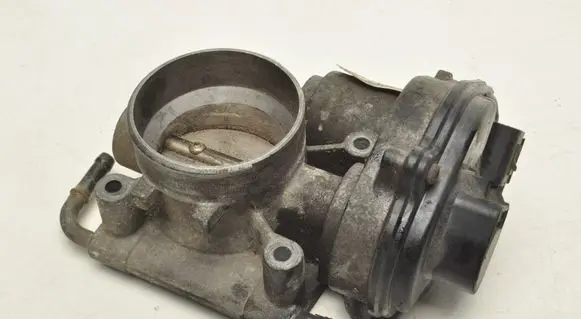 Ford Focus C-MAX Electric throttle body valve VP4M5U9E927A