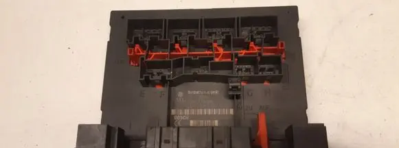 Volkswagen PASSAT B6 Power management control unit 3C0937049AD