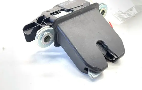 Skoda Fabia Mk1 (6Y) Tailgate exterior lock 5J0827501B