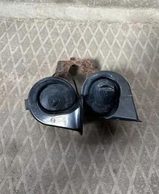 Chrysler Voyager Horn signal 703881157 1157