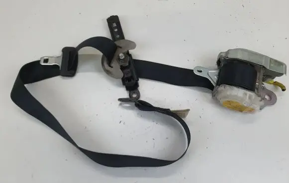 Toyota Corolla Verso AR10 Front seatbelt