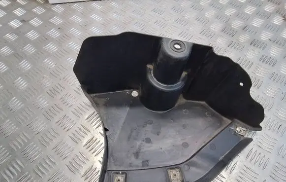 BMW 1 F20 F21 Engine splash shield/under tray 15677210 7241835