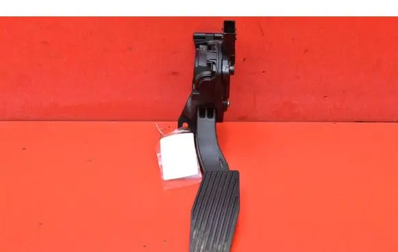 Opel Astra J Accelerator throttle pedal 13252702