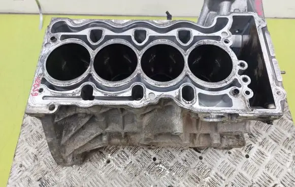 BMW 1 E81 E87 Engine block M43B20AY