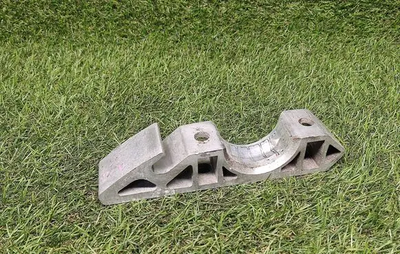 Volkswagen Touareg II Sway bar bush bracket, front 7L0411063B 001023377 AW6082