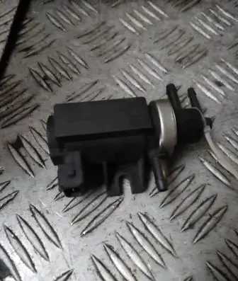 Audi A4 S4 B5 8D Turbo solenoid valve 1h0906622