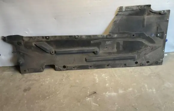 BMW 4 F36 Gran coupe Center/middle under tray cover 7241833