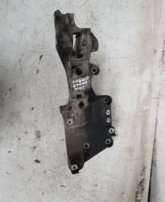 Dodge Caliber Engine mounting bracket