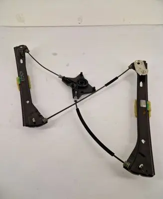 Volkswagen PASSAT B8 Front window lifting mechanism without motor 