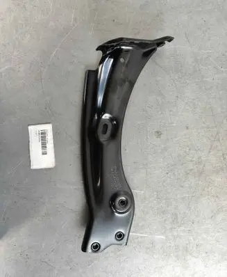 Fender mounting bracket