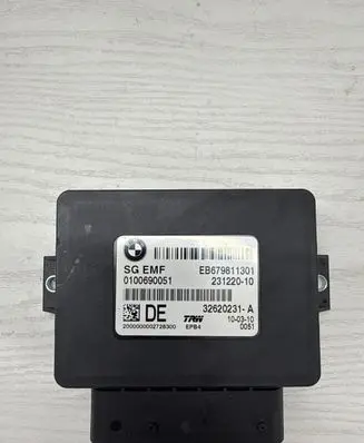 BMW 5 F10 F11 Hand brake control module 6798113 23122010 32620231A