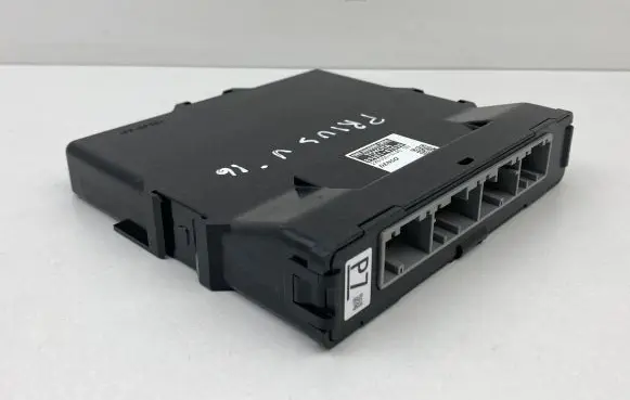 Toyota Prius+ (ZVW40) Engine control unit/module 8968147030 2850003180