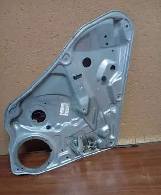 Volkswagen PASSAT B5.5 Rear door manual window regulator 3B9839755D