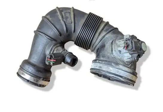 Mercedes-Benz C W204 Air intake duct part A6510900337