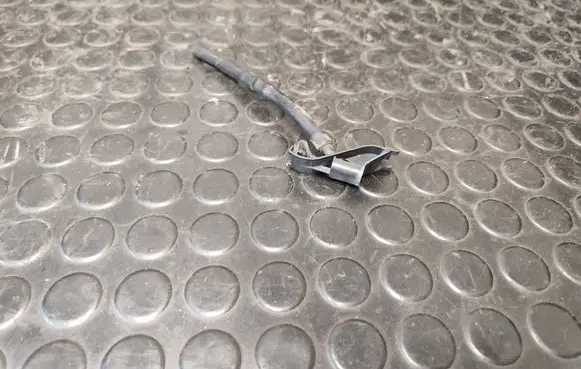 Windshield washer spray nozzle
