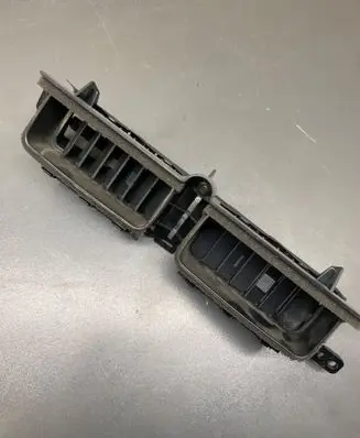 Toyota Prius (XW30) Dash center air vent grill 5568747030