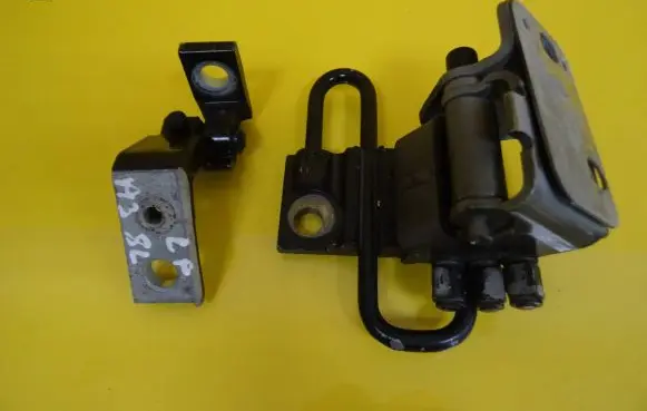 Audi A3 S3 8L Front door hinge set 4B0831411A