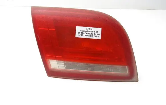 Tailgate rear/tail lights