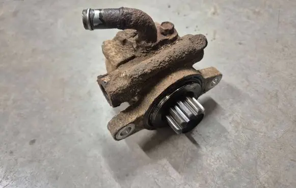 Toyota Hilux (AN10, AN20, AN30) Power steering pump 443100K040