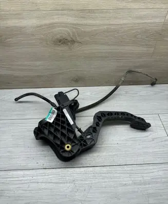 Volkswagen Golf V Clutch pedal 1K1721059DL 23082007 3500221403