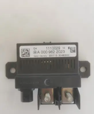 Mercedes-Benz CLA C117 X117 W117 Charging relay A0009822023