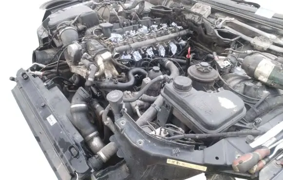 BMW 5 E60 E61 Engine 11000392263 11000392262