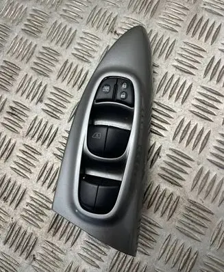 Nissan Juke I F15 Electric window control switch 254011KA0A 911EB03 3030