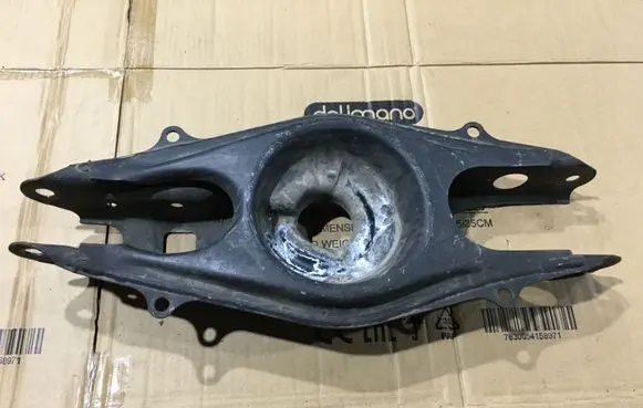 Mercedes-Benz C W204 Rear upper control arm/wishbone A2043502908