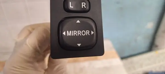 Toyota Auris 150 Wing mirror switch 183574 769746